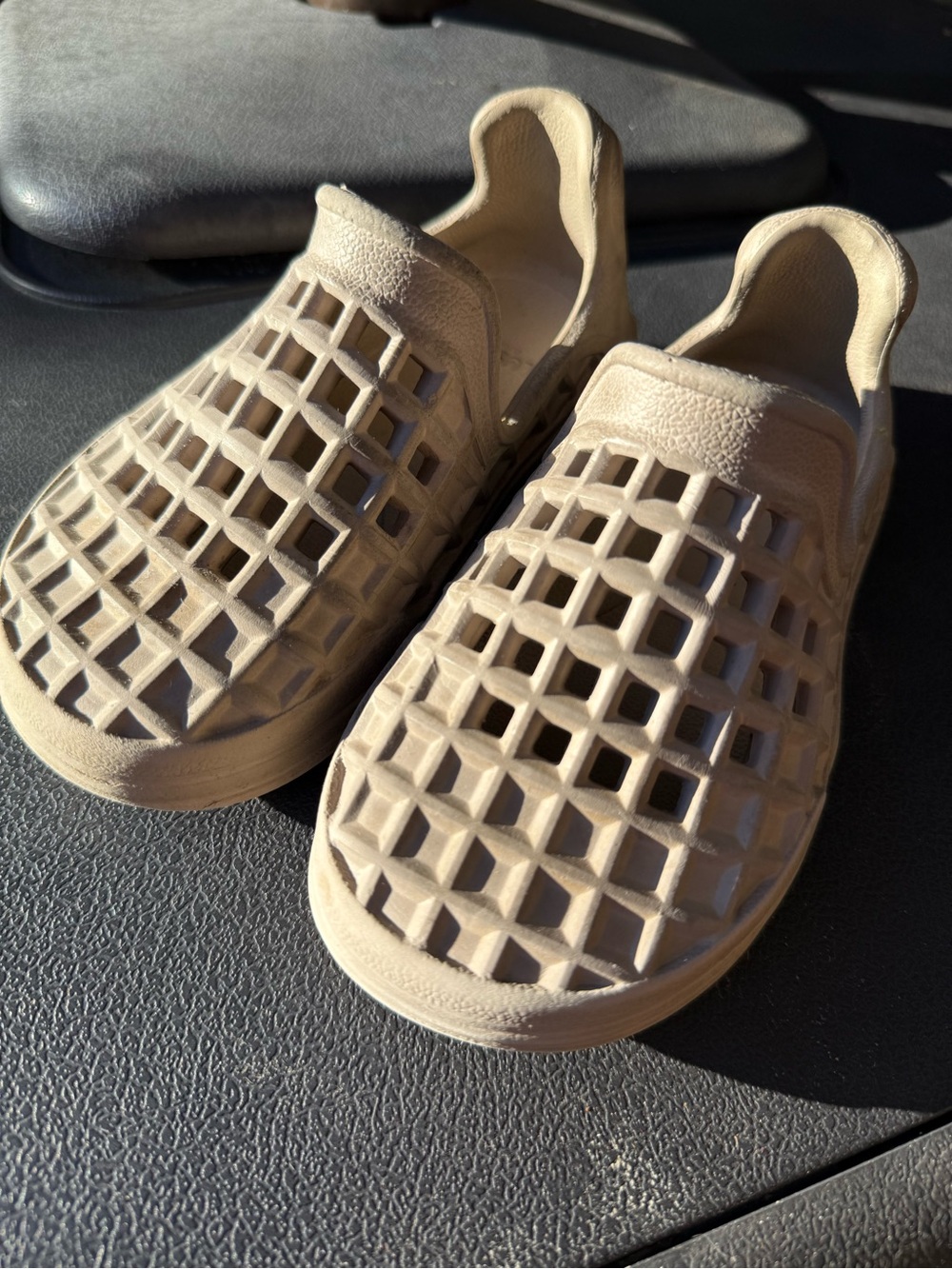 LUSSO CLOUD brand Ventilated Slip-On Shoes